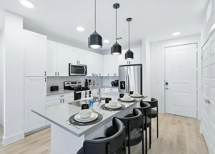 94 Modern 2b2b Near Stockyards, Pool & Gym * Fort Worth