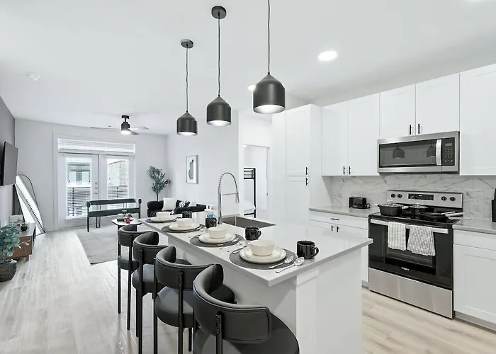 Apartment 94 Modern 2b2b Near Stockyards, Pool & Gym Fort Worth