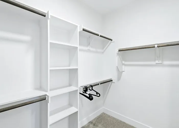 94 Modern 2b2b Near Stockyards, Pool & Gym * Fort Worth