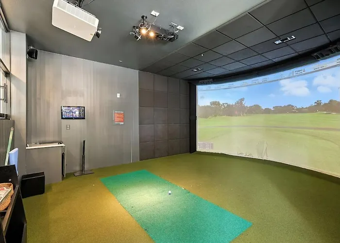 94 Modern 2b2b Near Stockyards, Pool & Gym Fort Worth