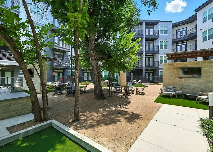 Apartment 94 Modern 2b2b Near Stockyards, Pool & Gym *